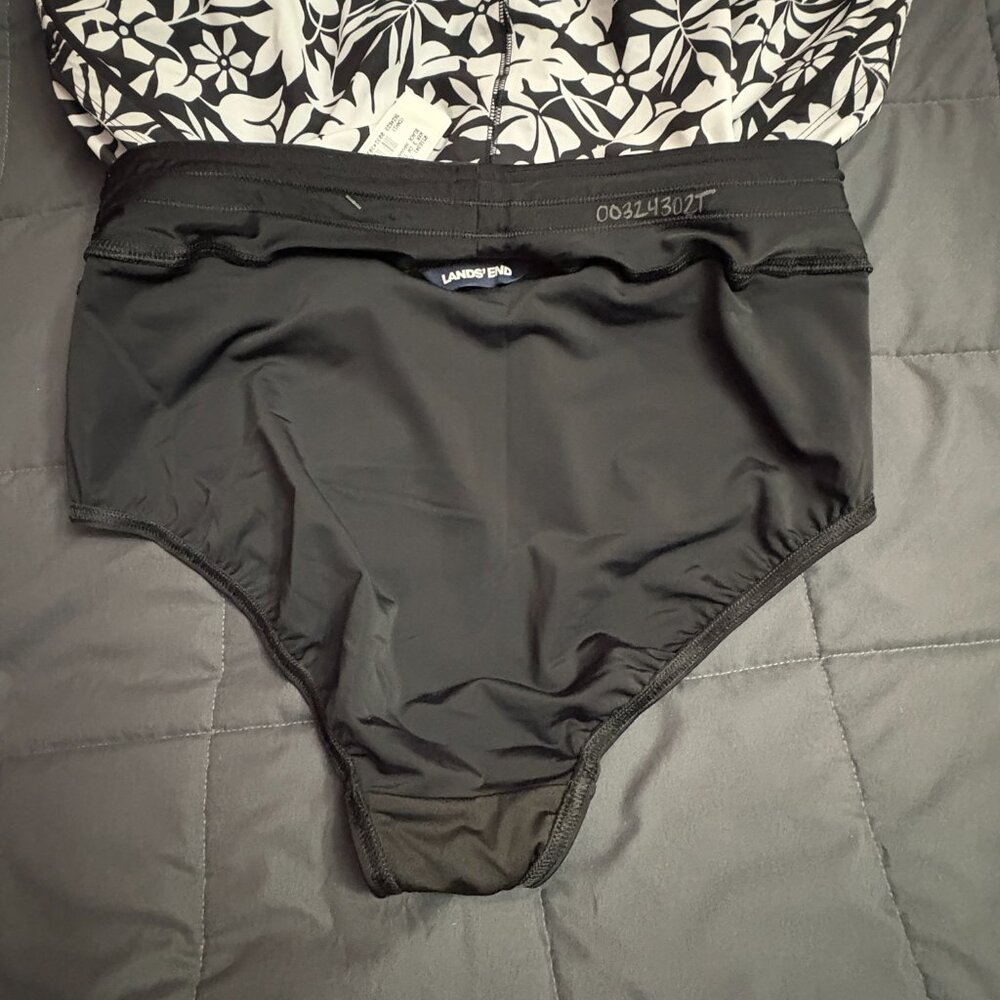 Lands' End 3" Quick Dry Swim Shorts with Panty - Size: 18W Long - NWT - Picture 3 of 13